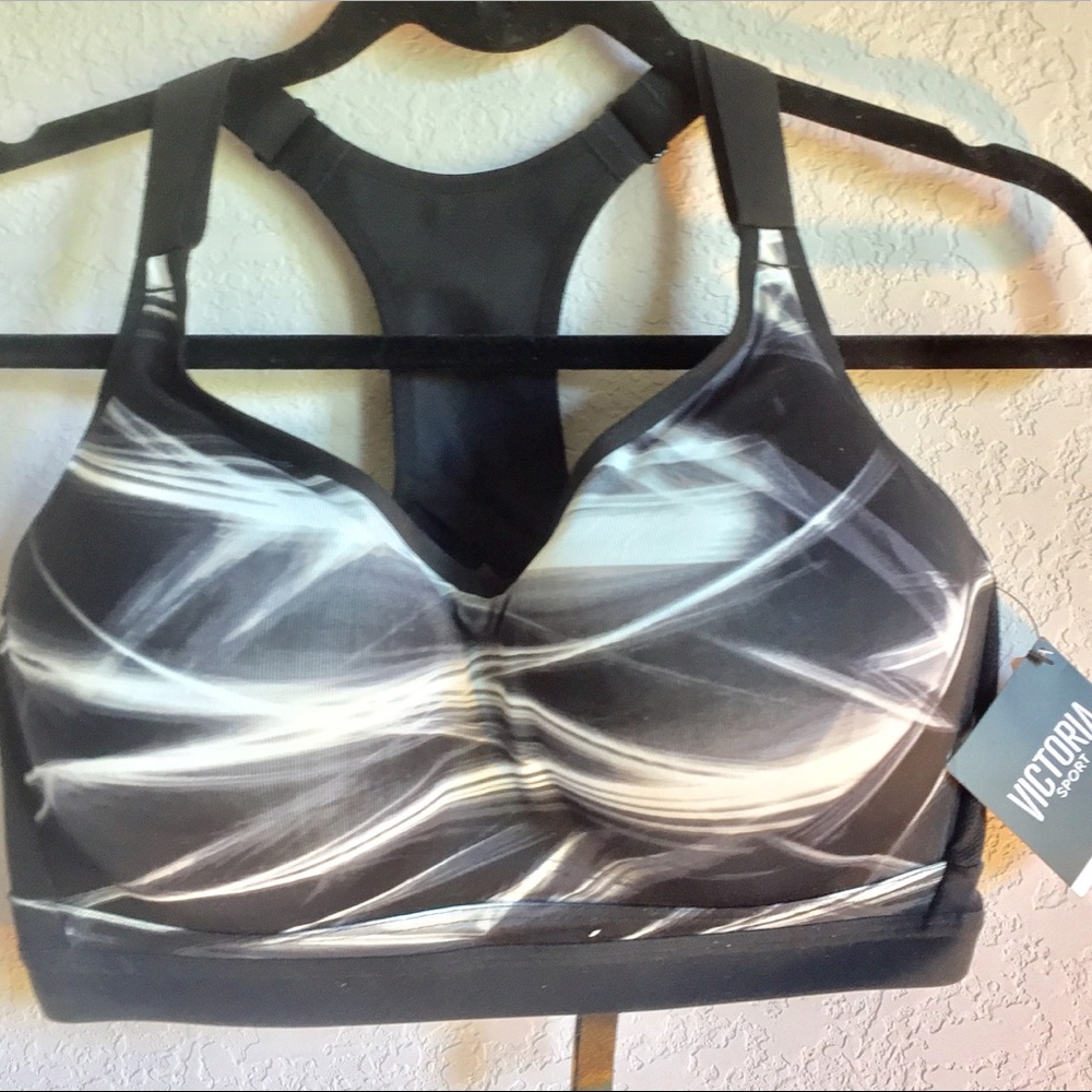 Never have been worn VICTORIAS SECRET SPORTS BRA